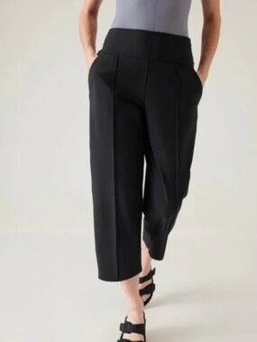 Athleta Stellar Black Cropped Wide-Leg Ankle Trousers